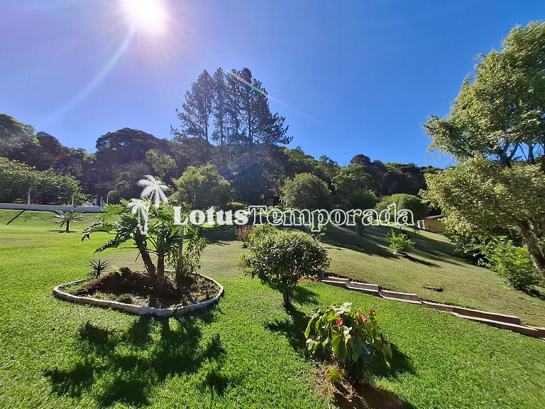 Sítio com piscina adulta e infantil e lareira LT0003
