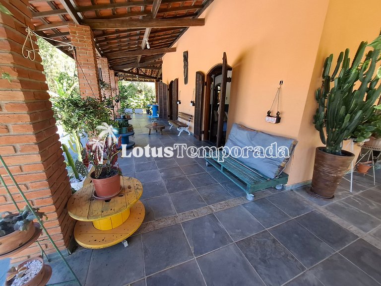 Sítio com piscina adulta e infantil e lareira LT0003