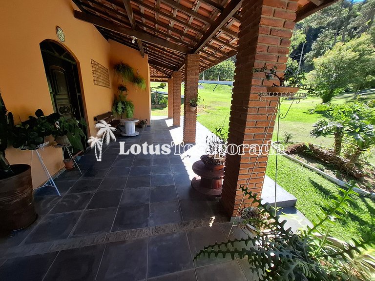 Sítio com piscina adulta e infantil e lareira LT0003