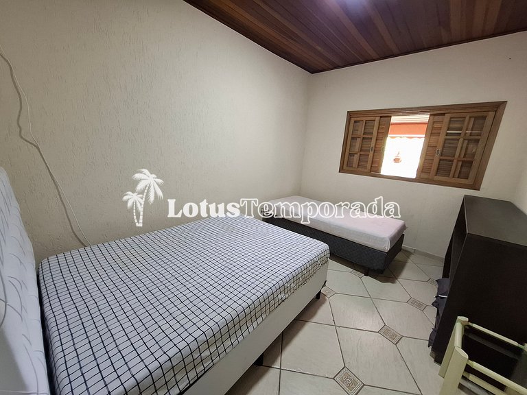 Chácara com piscina, campo e área gourmet LT0072