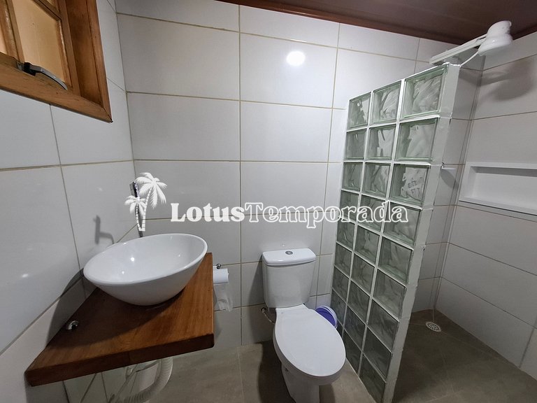 Chácara com piscina, campo e área gourmet LT0072