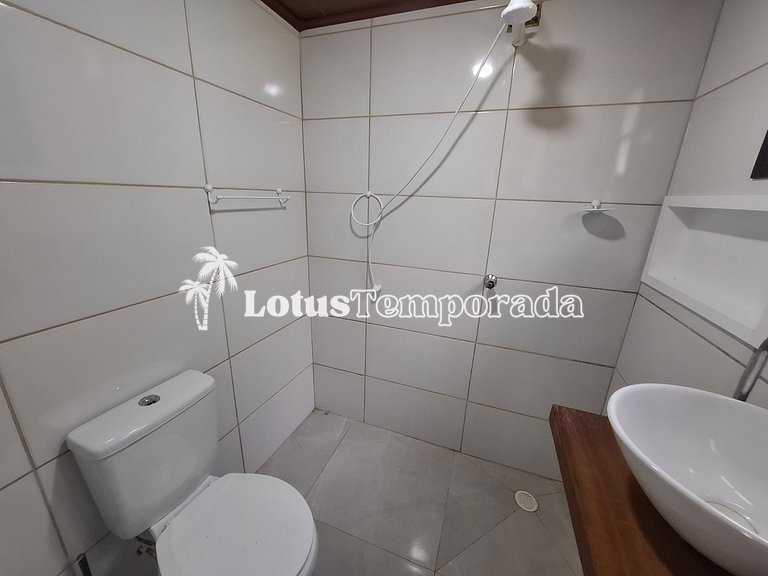 Chácara com piscina, campo e área gourmet LT0072