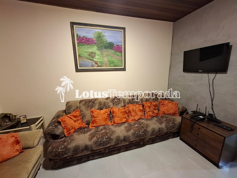 Chácara com piscina, campo e área gourmet LT0072