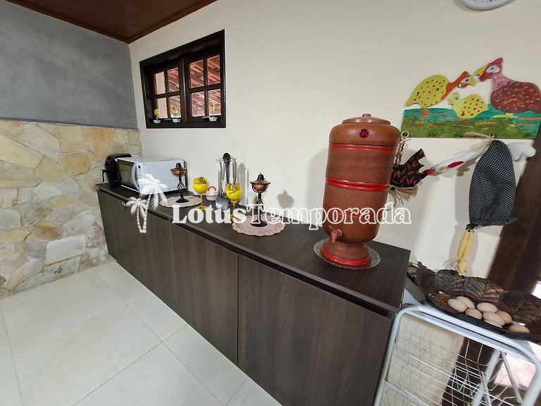 Chácara com piscina, campo e área gourmet LT0072