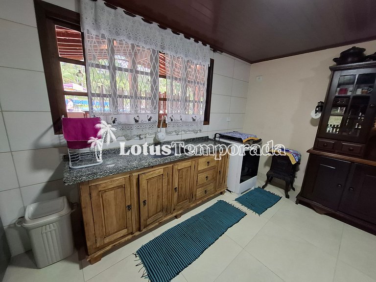 Chácara com piscina, campo e área gourmet LT0072