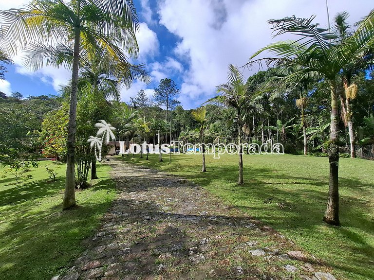 Sítio com 4 dormitórios, piscina e lazer LT0072