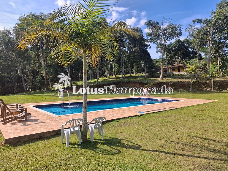 Chácara completa com lazer e fácil acesso LT0074
