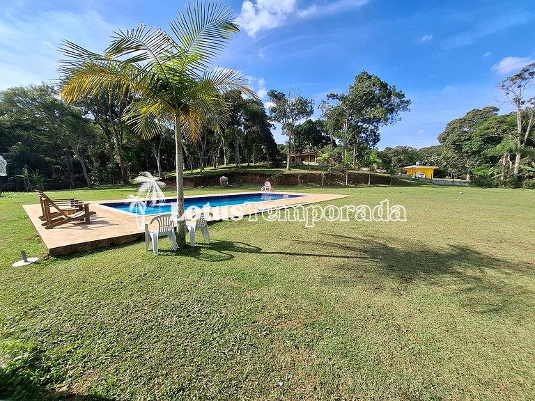 Chácara completa com lazer e fácil acesso LT0074