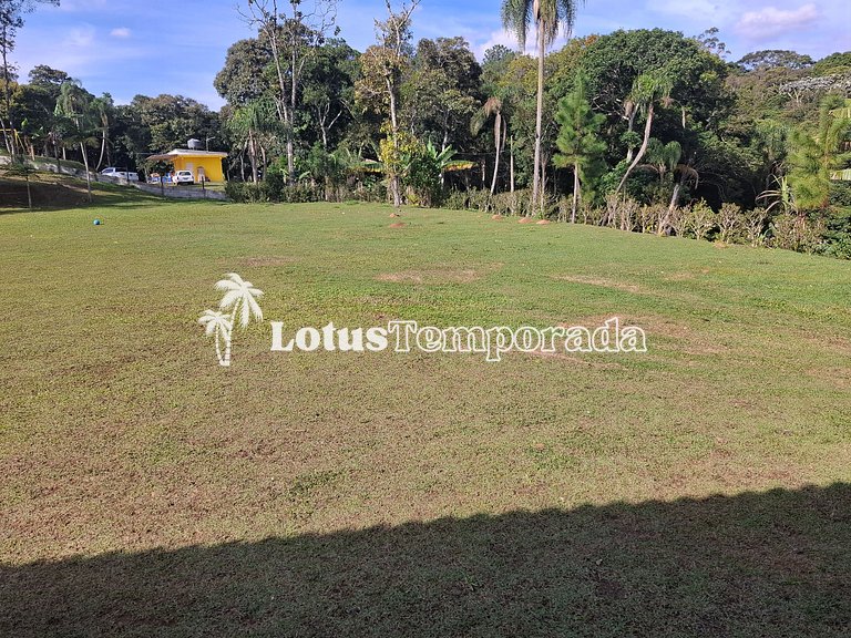 Chácara completa com lazer e fácil acesso LT0074