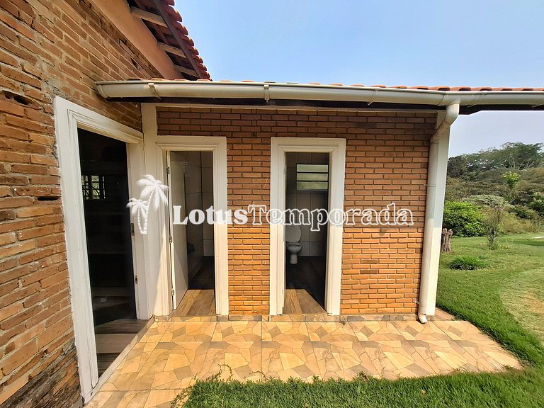 Chácara para eventos e casamentos com piscina e suítes LT073