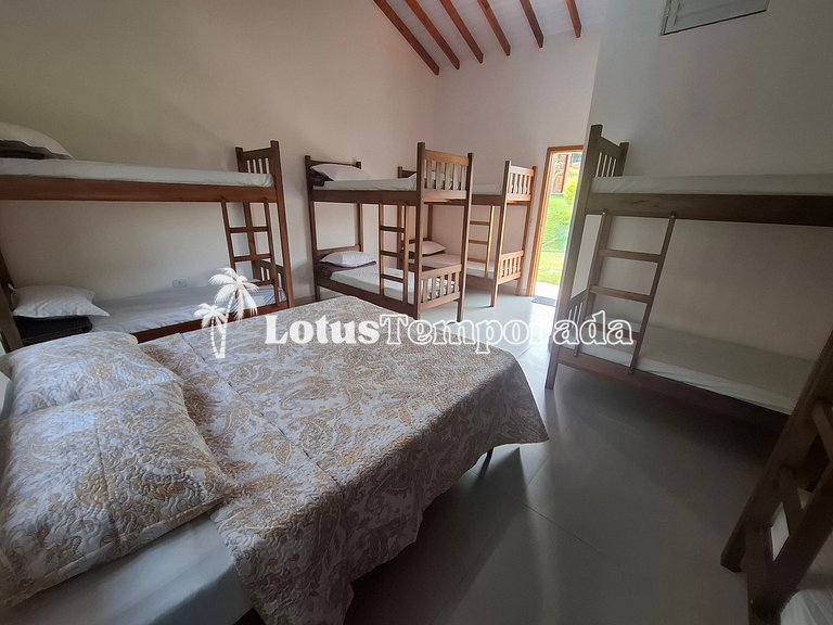 Chácara para eventos e casamentos com piscina e suítes LT073