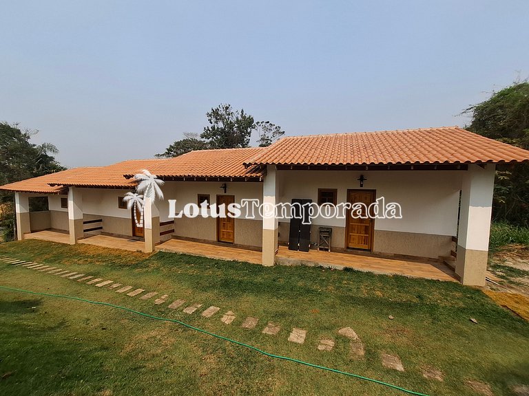 Chácara para eventos e casamentos com piscina e suítes LT073
