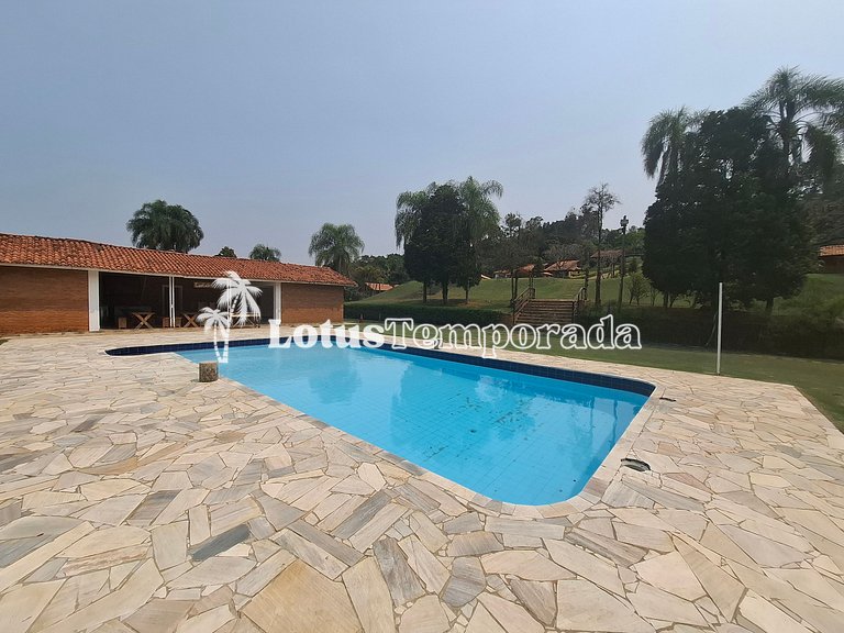 Chácara para eventos e casamentos com piscina e suítes LT073
