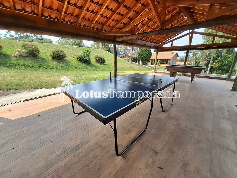 Chácara para eventos e casamentos com piscina e suítes LT073