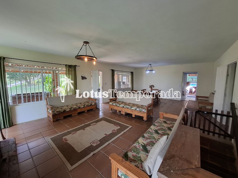 Chácara para eventos e casamentos com piscina e suítes LT073