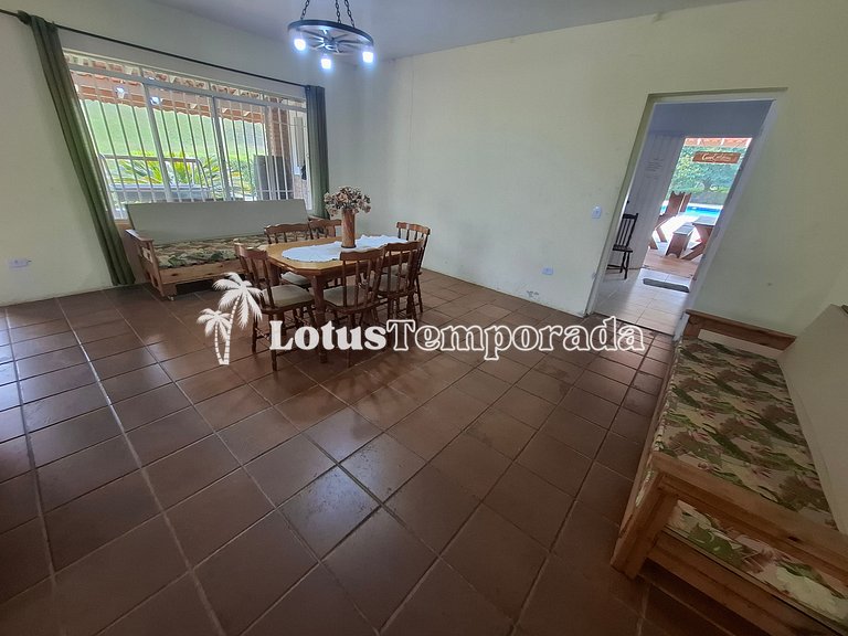Chácara para eventos e casamentos com piscina e suítes LT073
