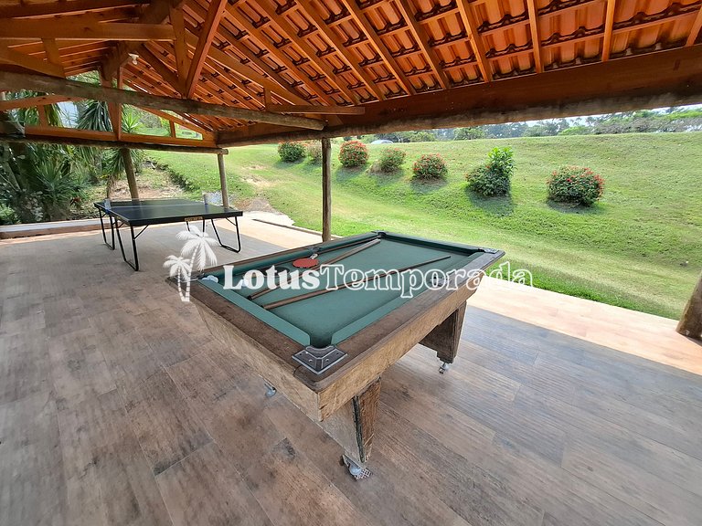 Chácara para eventos e casamentos com piscina e suítes LT073