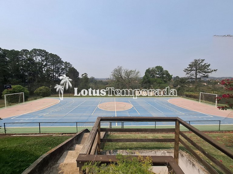 Chácara para eventos e casamentos com piscina e suítes LT073