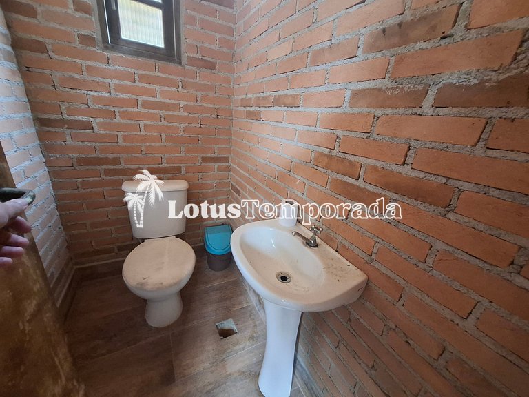 Chácara para eventos e casamentos com piscina e suítes LT073