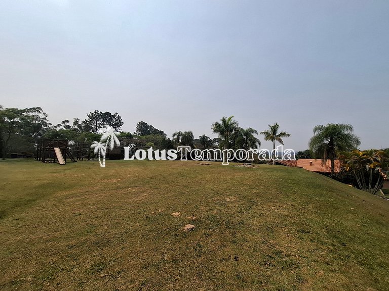 Chácara para eventos e casamentos com piscina e suítes LT073