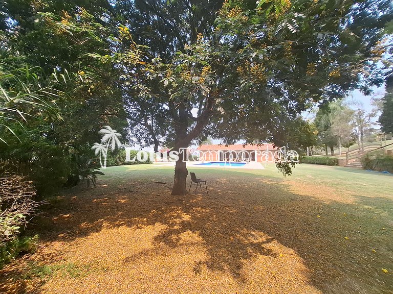 Chácara para eventos e casamentos com piscina e suítes LT073