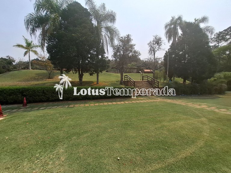 Chácara para eventos e casamentos com piscina e suítes LT073