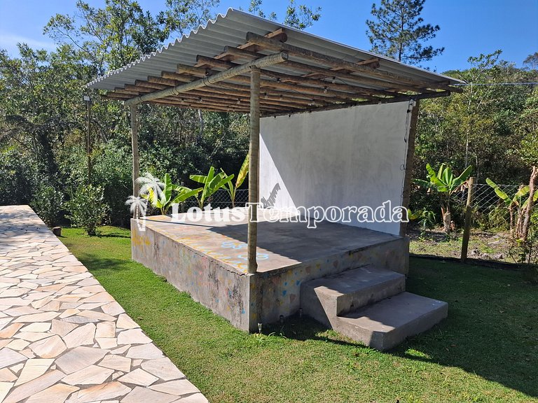 Chácara Completa com Piscina, Natureza e Muito Lazer LT0061