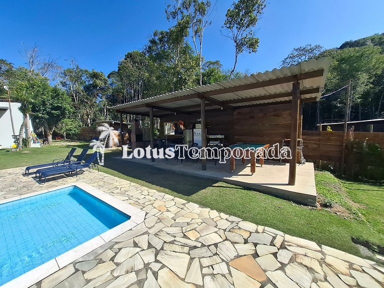 Chácara Completa com Piscina, Natureza e Muito Lazer LT0061
