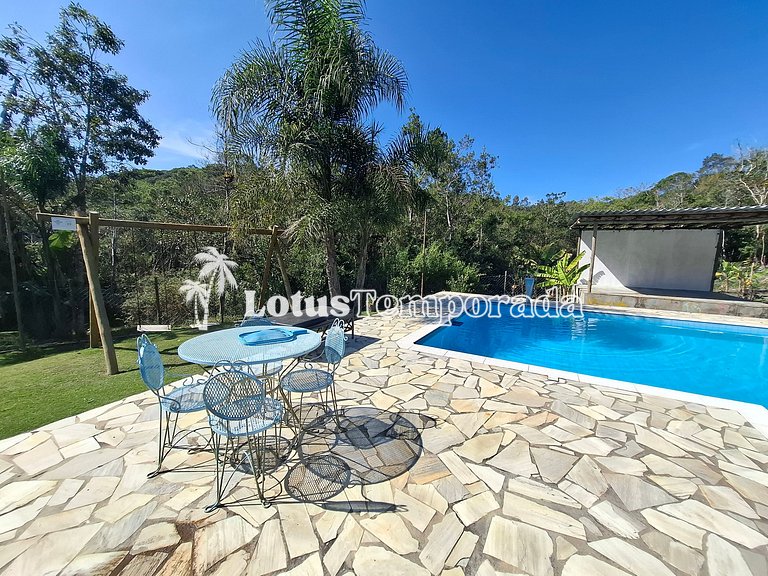 Chácara Completa com Piscina, Natureza e Muito Lazer LT0061
