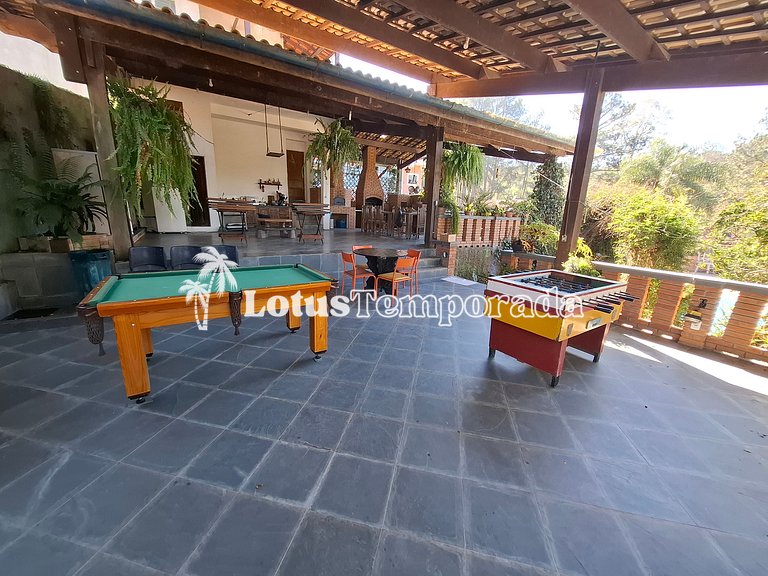 Chácara encantadora com vista para os lagos LT0059