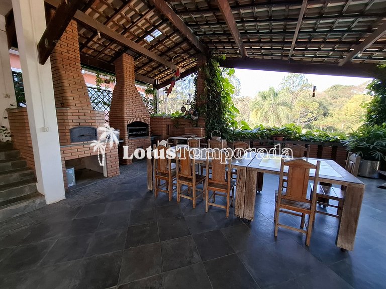 Chácara encantadora com vista para os lagos LT0059