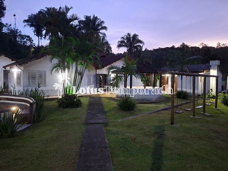 Sítio com piscina aquecida e salão de jogos LT0002