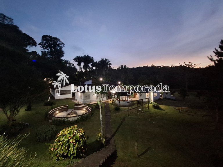 Sítio com 05 dormitórios, piscina aquecida e jogos LT0002