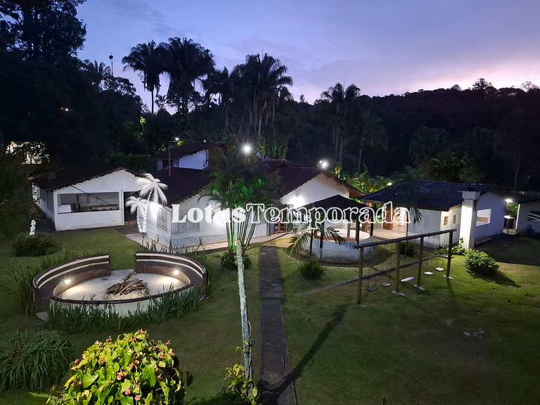 Sítio com 05 dormitórios, piscina aquecida e jogos LT0002