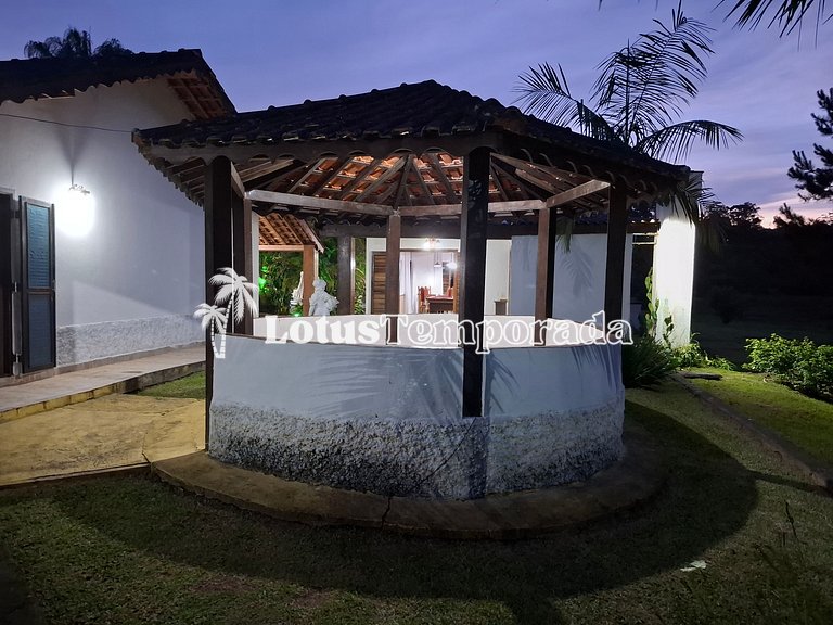 Sítio com piscina aquecida e salão de jogos LT0002