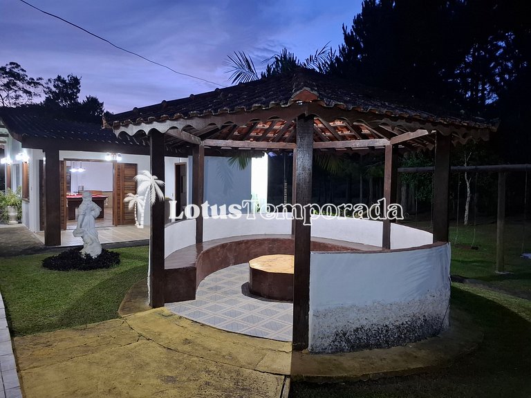 Sítio com piscina aquecida e salão de jogos LT0002