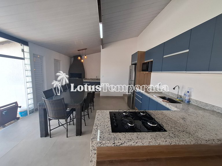 Casa na Represa em Atibaia com Piscina e Lazer LT0077