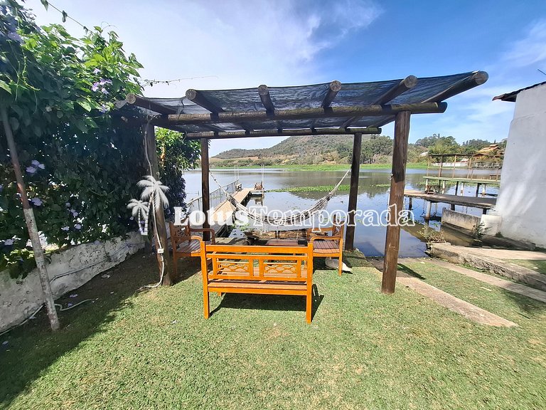 Casa na Represa em Atibaia com Piscina e Lazer LT0077