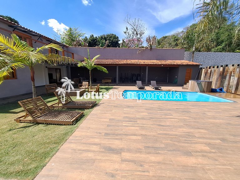 Chácara em Atibaia com Piscina e Jacuzzi em Cond. LT0078