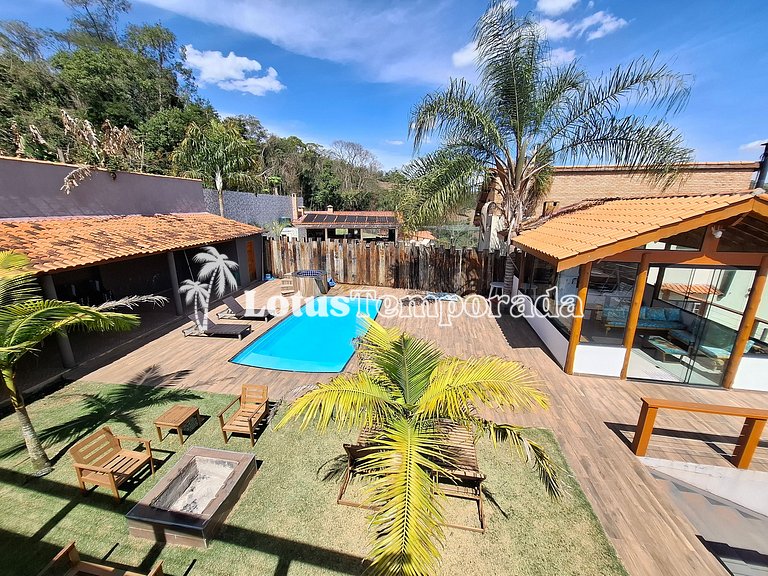 Chácara em Atibaia com Piscina e Jacuzzi em Cond. LT0078