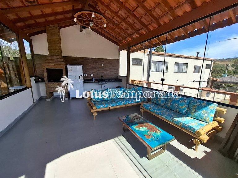 Chácara em Atibaia com Piscina e Jacuzzi em Cond. LT0078