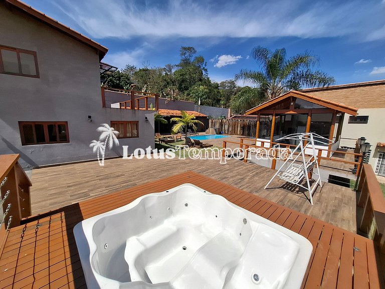 Chácara em Atibaia com Piscina e Jacuzzi em Cond. LT0078