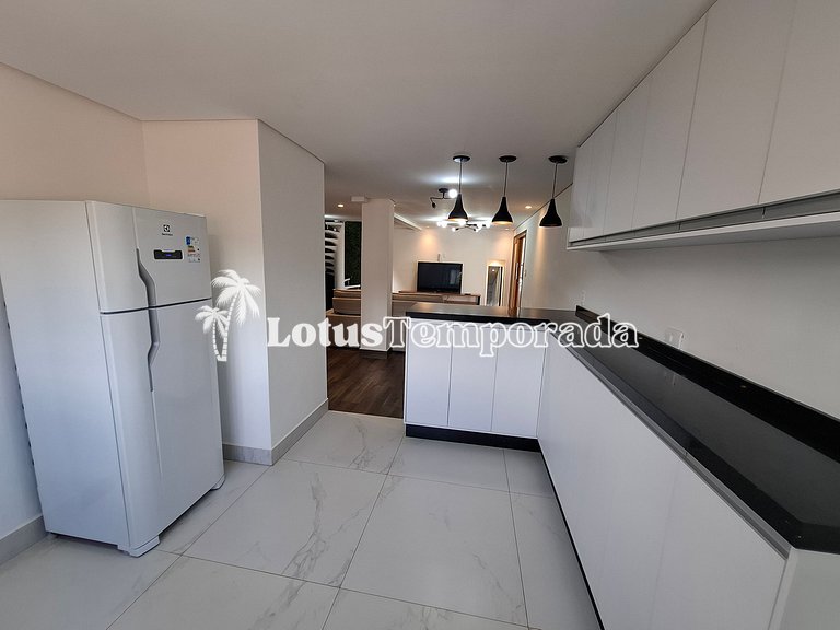 Chácara em Atibaia com Piscina e Jacuzzi em Cond. LT0078