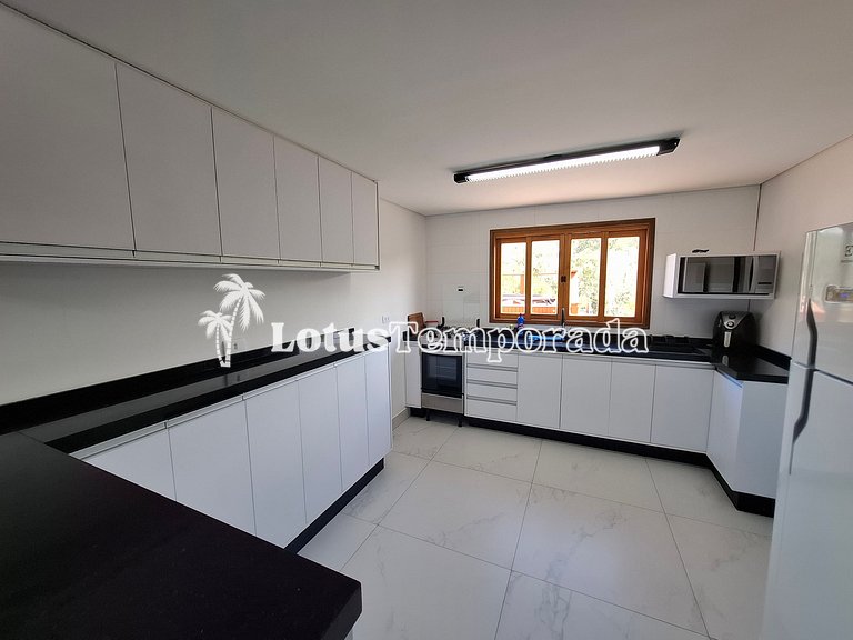 Chácara em Atibaia com Piscina e Jacuzzi em Cond. LT0078
