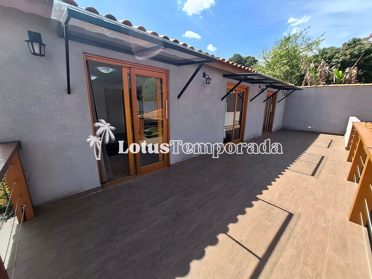 Chácara em Atibaia com Piscina e Jacuzzi em Cond. LT0078