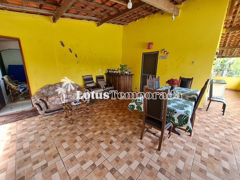 Chácara com piscina, área gourmet e 4 suítes LT0076