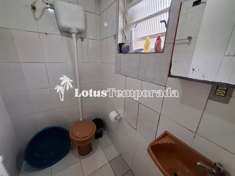 Chácara com piscina, área gourmet e 4 suítes LT0079