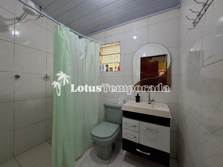 Chácara com piscina, área gourmet e 4 suítes LT0076