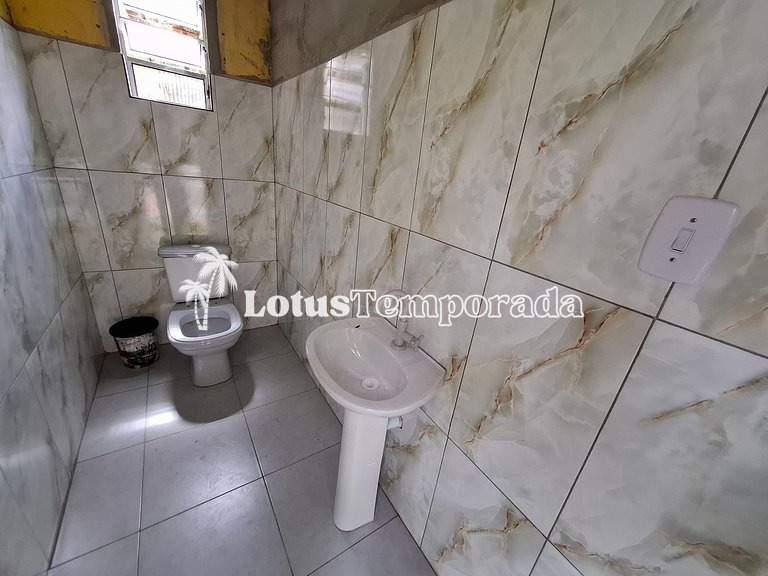 Chácara com piscina, área gourmet e 4 suítes LT0076