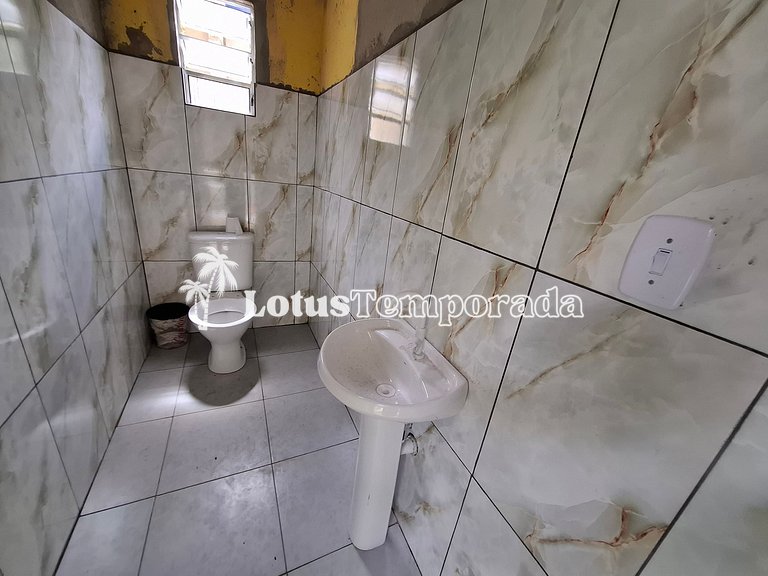 Chácara com piscina, área gourmet e 4 suítes LT0079